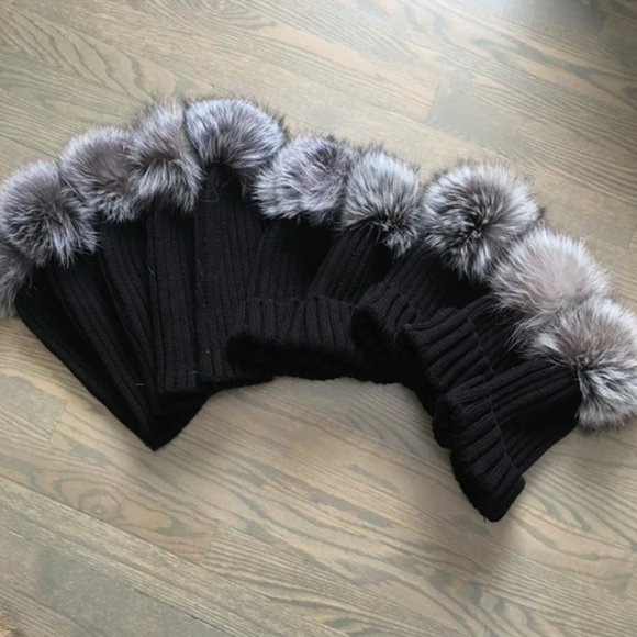 SILVER FOX FUR POM BEANIE WINTER HAT - Picture 4 of 7